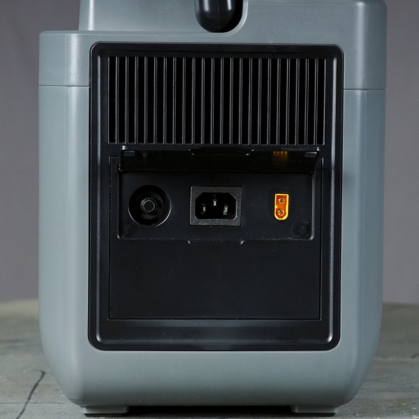 Портативная электростанция Fubag AS 2400i (аккумулятор LiFePO4) для дома фото