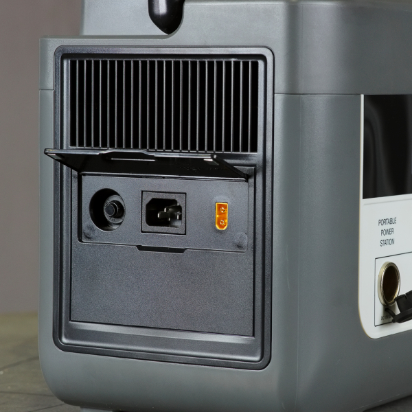 Портативная электростанция Fubag AS 2400i (аккумулятор LiFePO4) для дома фото